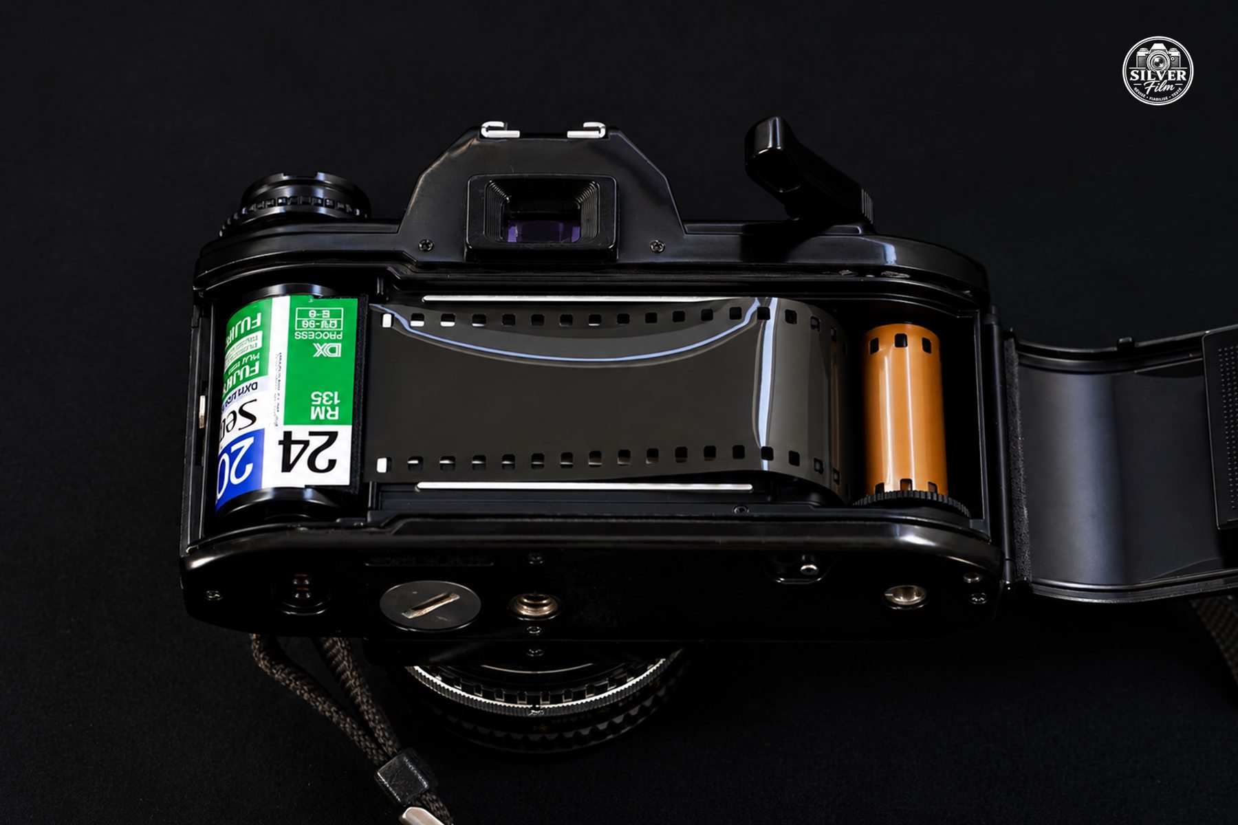 Pellicule 35 mm réellement chargée dans un appareil argentique